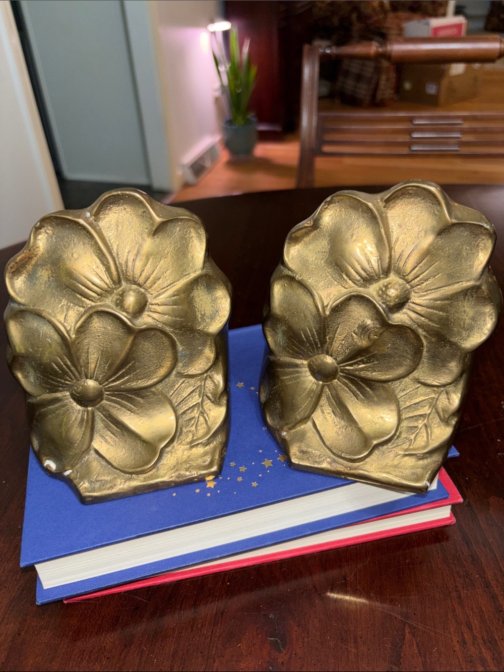 Vintage Pair Of Brass Magnolia or dogwood flower Bookends - floral decor - Picture 7 of 12